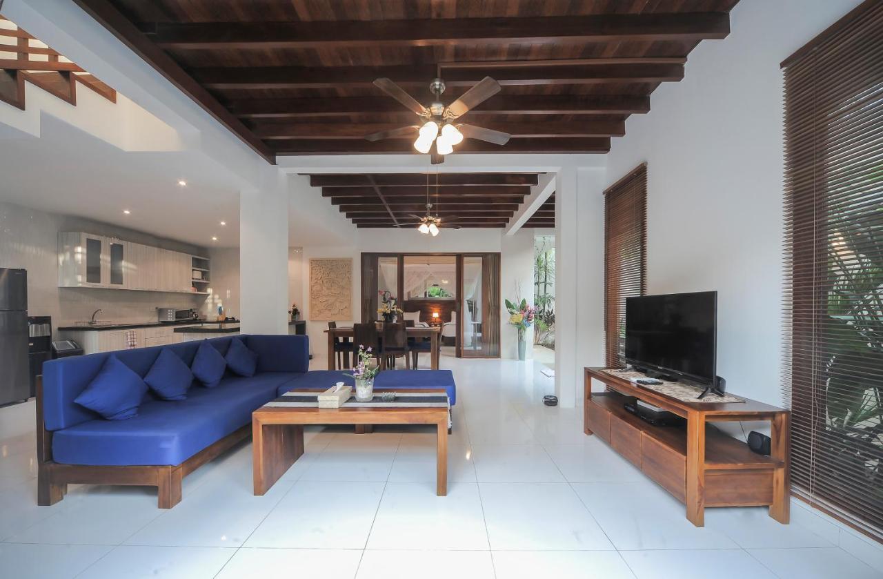 Villa Cosmo, *