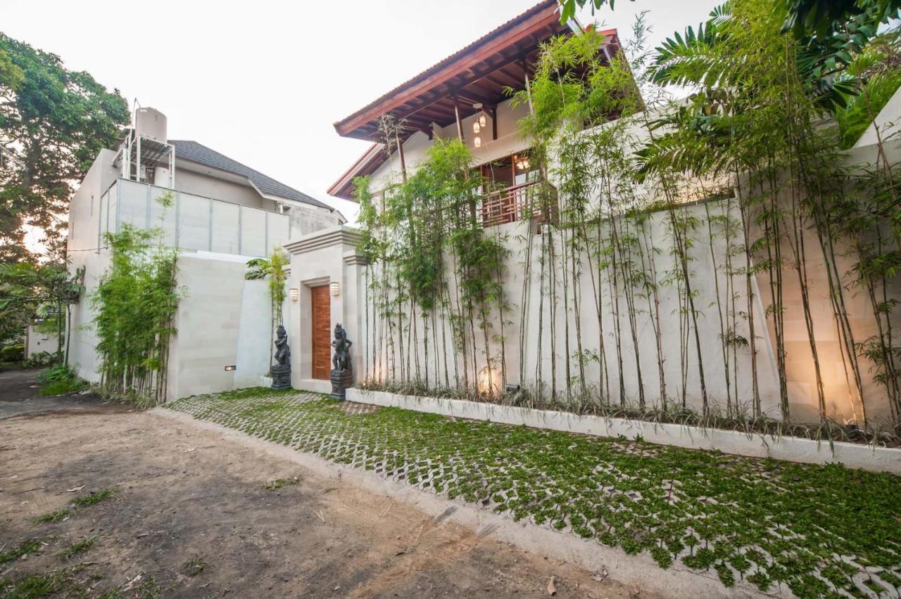 Cosmo, Villa